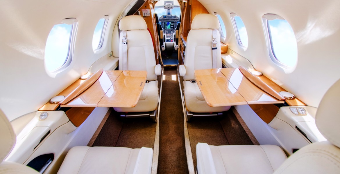foto dell'aereo Embraer Phenom 300
